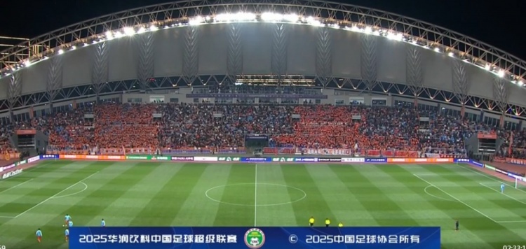 主場人數(shù)首次突破2萬！博主：中超首輪玉昆主場22966人創(chuàng)隊史紀(jì)錄