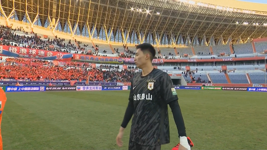 就此上位？王大雷染紅20歲于金永臨危救主 近距離神撲全場5撲救！