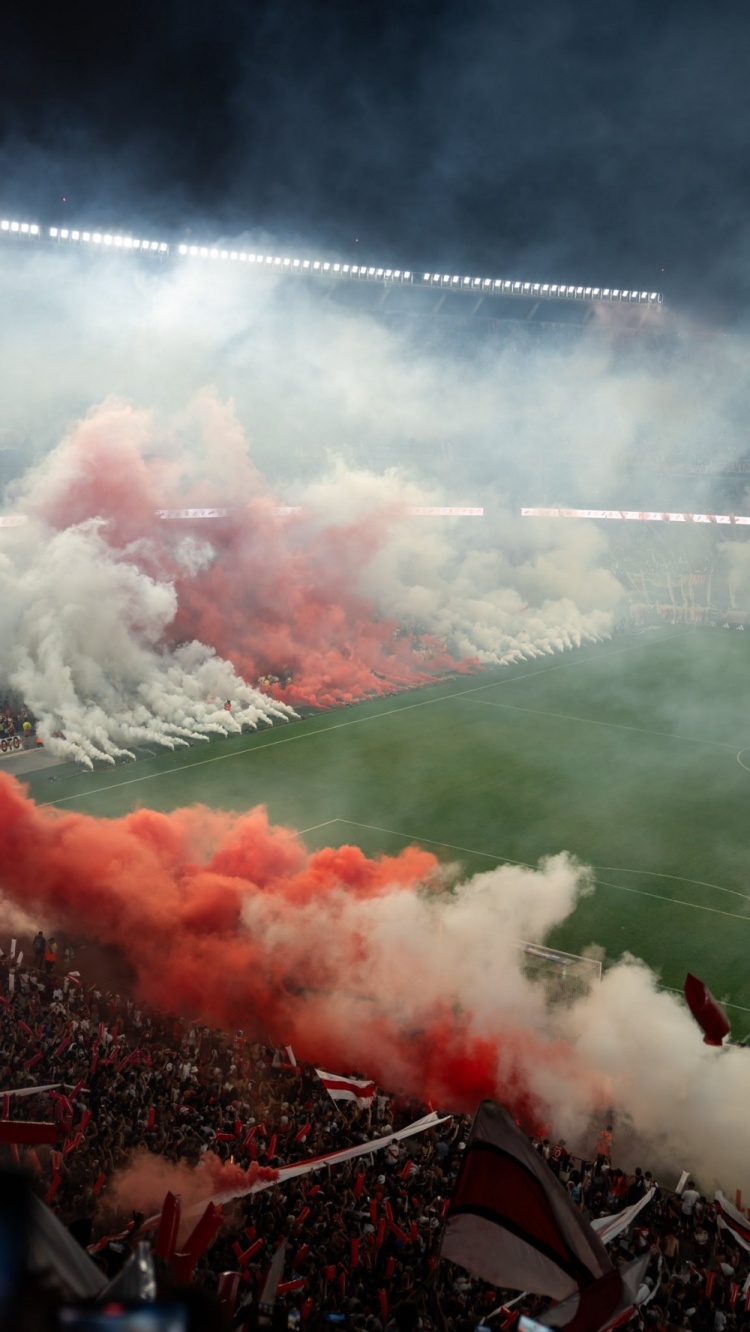 煙霧繚繞！河床曬魔鬼主場(chǎng)照：距離南美解放者杯抽簽還有19天