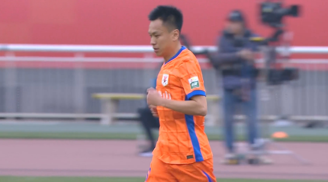 泰山半場再換2人！張弛、馬德魯加換下黃政宇、劉洋