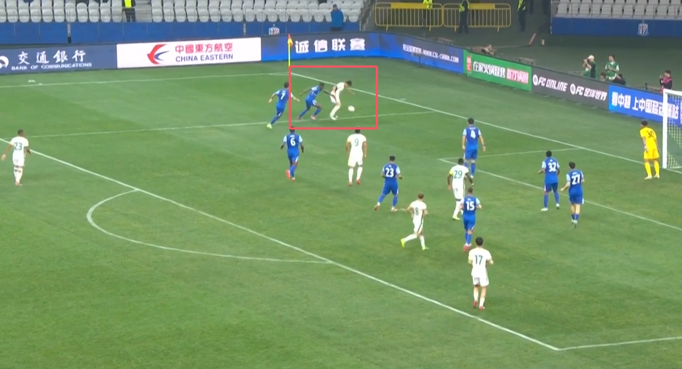 申花短板？馬納法與京滬德比兩粒丟球有關(guān)，邊路被過遭李磊起球