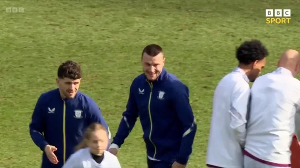 曾因咬人被禁8場(chǎng)！種族歧視漢尼拔 伯恩利眾將拒絕與對(duì)手前鋒握手