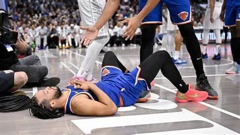 庫(kù)里吉米逆轉(zhuǎn)22分；布倫森傷倒洛杉磯