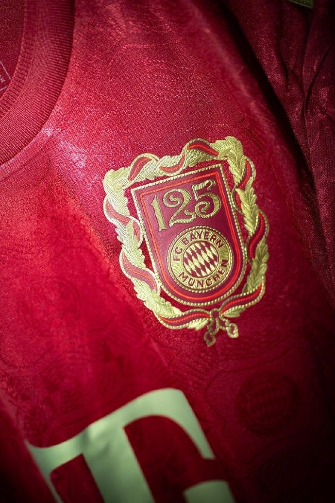 拜仁今晚將身穿125周年特制球衣，出戰(zhàn)本輪德甲對波鴻的比賽