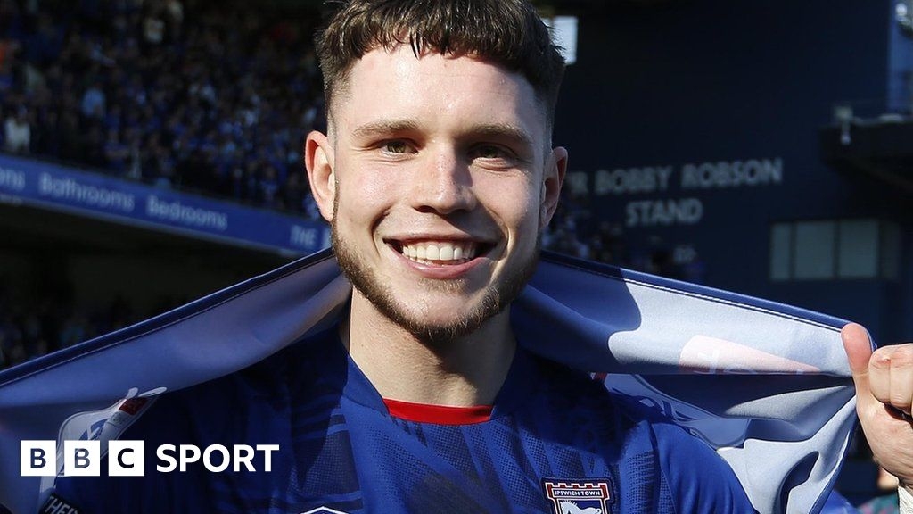 26歲伊鎮(zhèn)中鋒赫斯特將代表蘇格蘭出戰(zhàn)，曾入選英格蘭各級青年隊