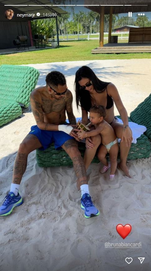 不受場(chǎng)外風(fēng)波影響！內(nèi)馬爾社媒曬照：與伴侶一起帶娃