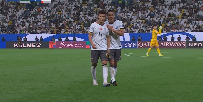 半場(chǎng)熱議：沒苦硬吃！我們能不能踢得更聰明？下場(chǎng)打澳大利亞難了