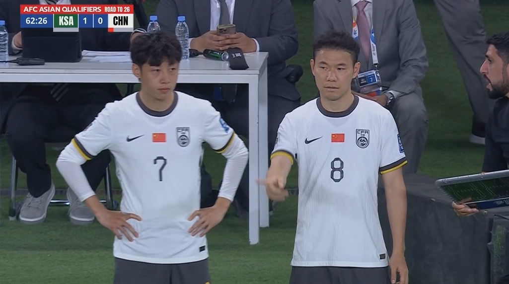 媒體人：伊萬這換人屬于是投降了，兩場踢沙特他都像臥底