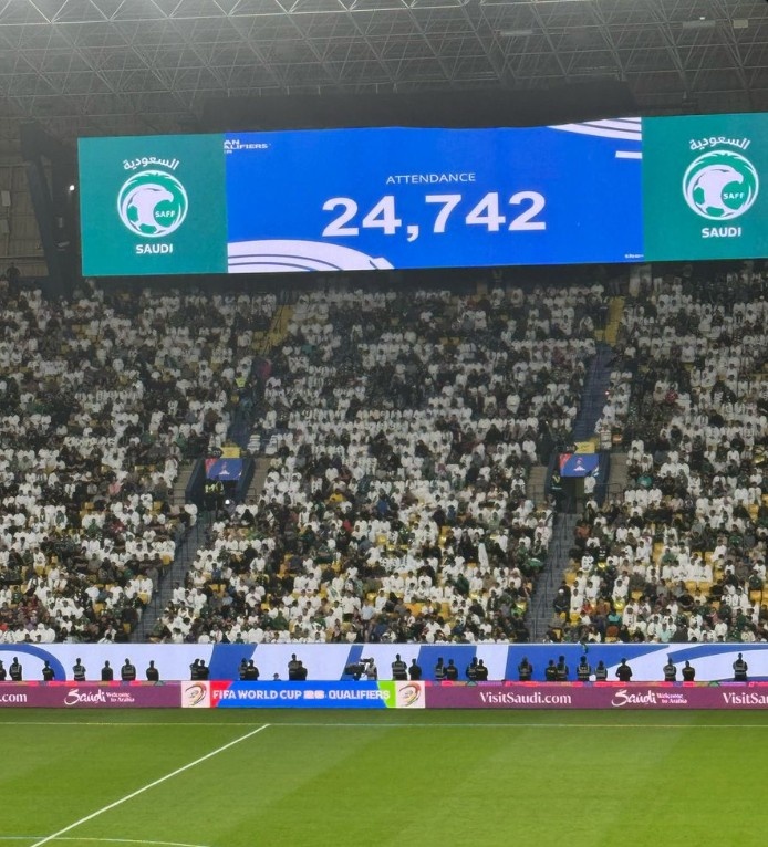 國足0-1客負沙特，本場比賽現(xiàn)場觀眾人數(shù)為24742人