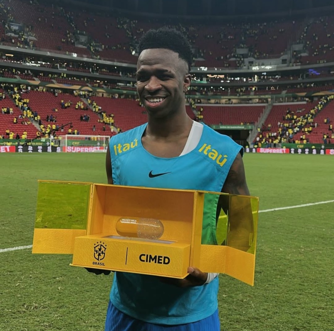 大腿級表現(xiàn)！維尼修斯造點+世界波絕殺，當(dāng)選全場最佳！