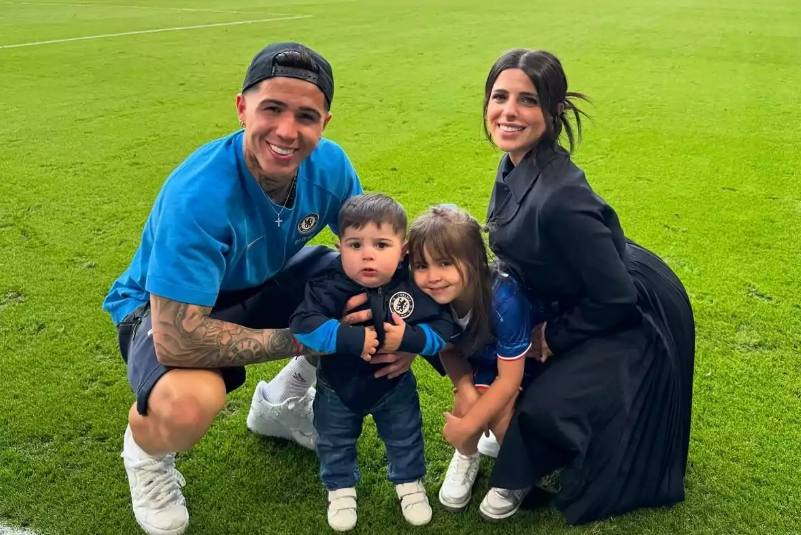 恩佐女友：是恩佐求我復(fù)合的！我不會管他單身時和其他女人做的事