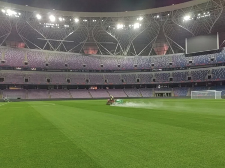 杭州體育局介紹大蓮花：草坪高度控制在25mm，北斗導(dǎo)航測平整度