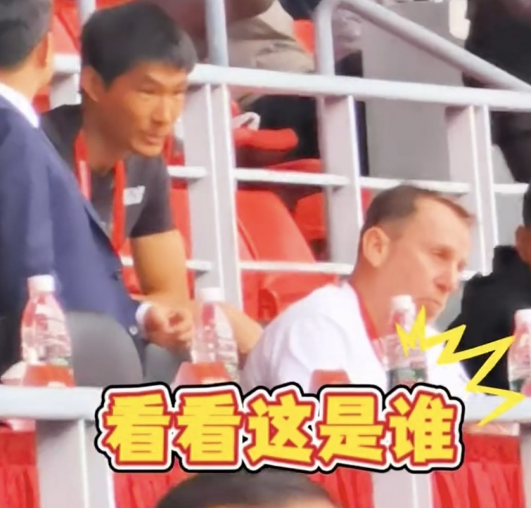 久爾杰維奇現(xiàn)身鹽城，現(xiàn)場觀看中國U22國足vs韓國