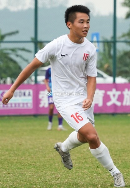 中國職業(yè)賽場首位09后！成都蓉城B隊(duì)16歲小將帥惟浩上演生涯首秀