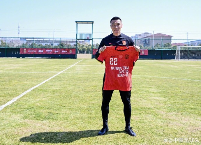 向退役的前國(guó)家隊(duì)球員于大寶表達(dá)感謝、送上祝福