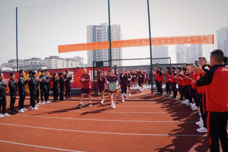 中國女足借用重慶銅梁龍足球訓(xùn)練基地，開展為期一周的封閉集訓(xùn)