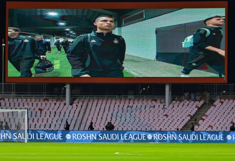 沙媒：足協(xié)將麥加統(tǒng)一對(duì)利雅得勝利遲到的抗議發(fā)回紀(jì)律委員會(huì)審查