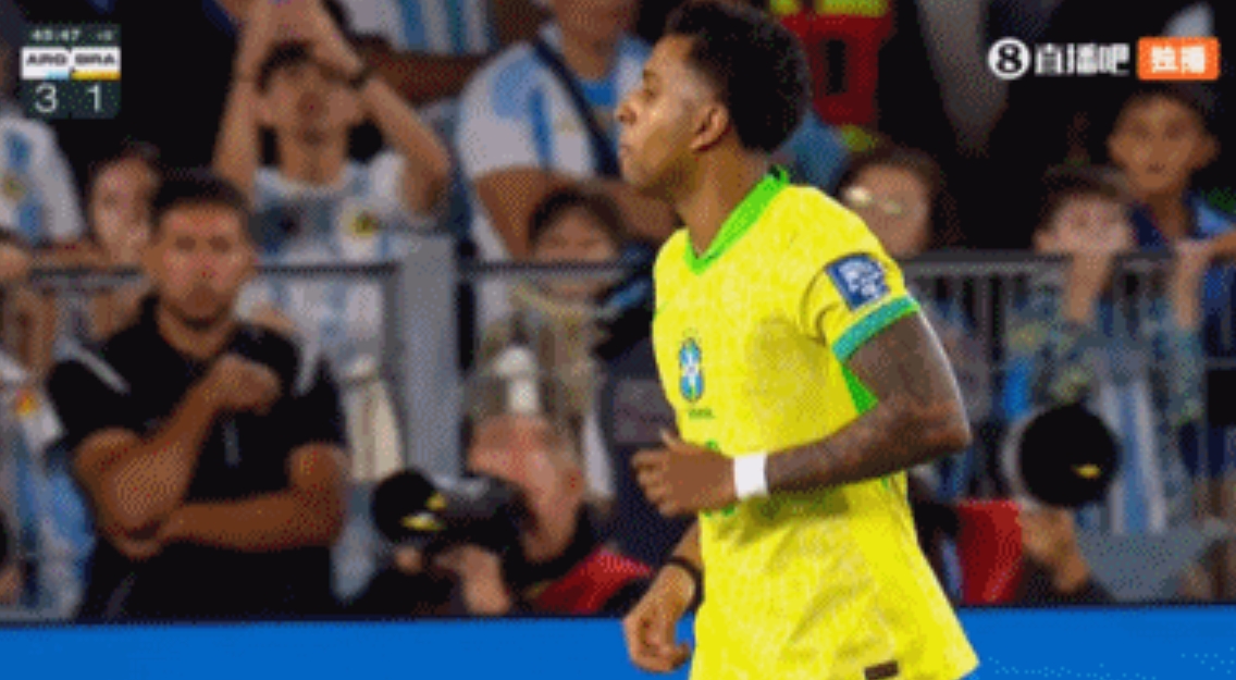 半場被換下！羅德里戈比賽中與帕雷德斯互懟，當(dāng)前進(jìn)球荒超半年