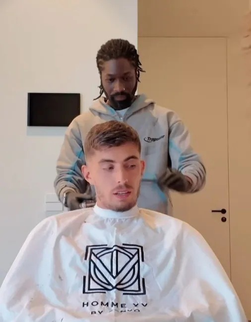 理發(fā)師談拉米雷斯：之前他在中國(guó)踢球，每周請(qǐng)我飛過(guò)去給他理發(fā)