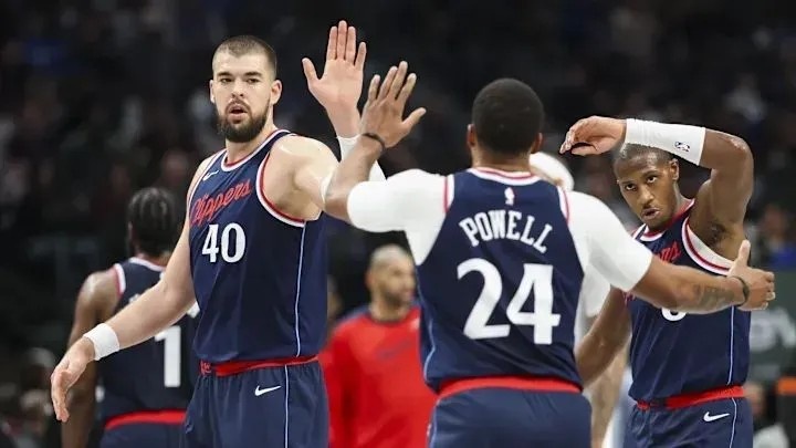 西部群魔亂舞，快船悄悄沖刺