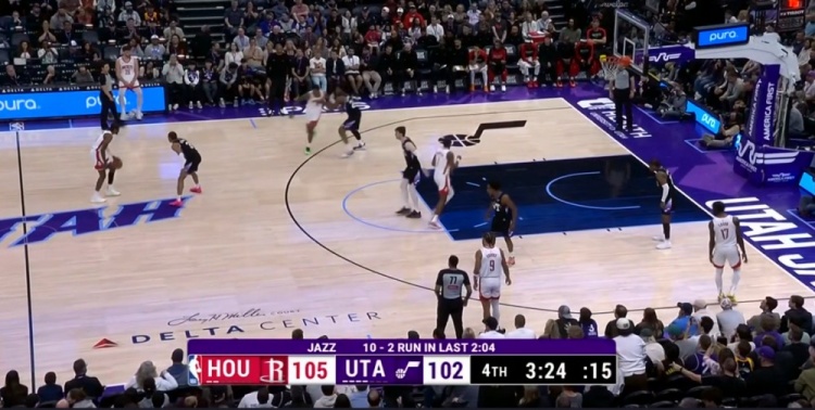 奮起直追！爵士2分鐘內(nèi)外開花打出10-2的攻擊波迅速迫近比分