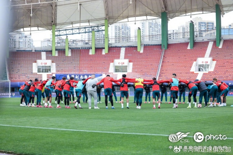 【圖集】2025中超聯(lián)賽第3輪，河南俱樂部賽前踩場