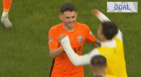 似傳似射！約尼查禁區(qū)外內切兜射彈地破門，趙石撲救不及