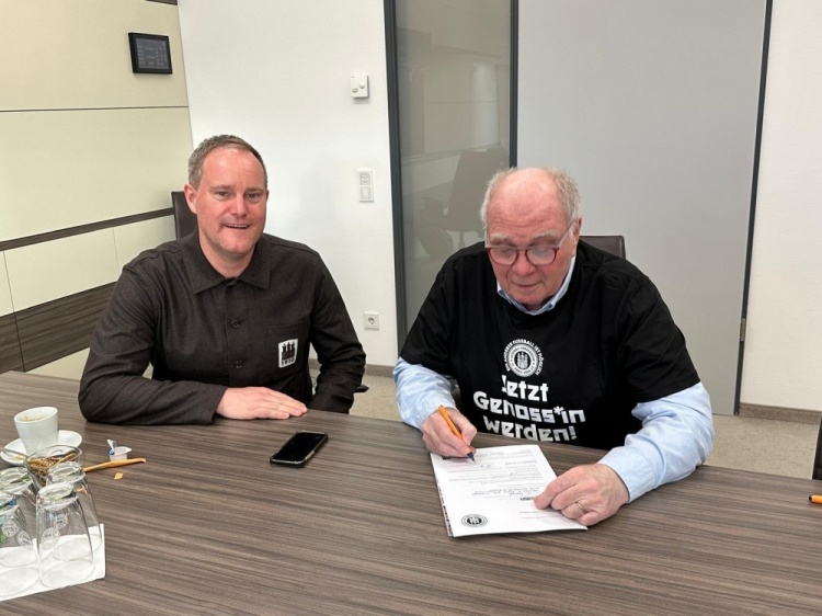 圣保利官方：赫內(nèi)斯認購俱樂部合作社股份，感謝他多年至今的支持