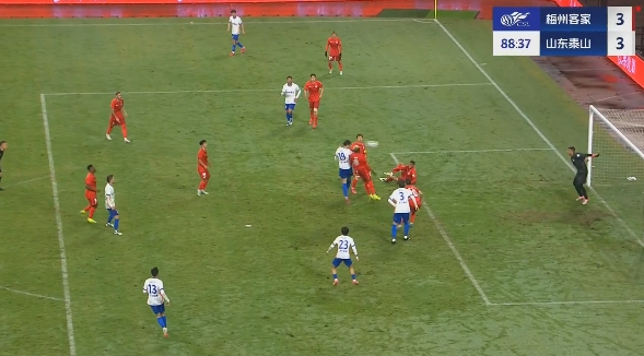 讓三追三！澤卡雙響扳平比分，泰山連追三球3-3十人梅州
