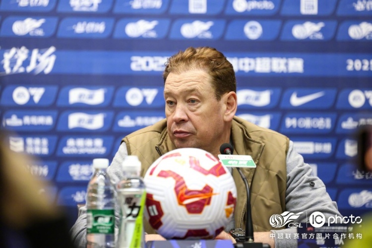 斯盧茨基：謝鵬飛配的上今天的出場機(jī)會，于漢超目前還有些小傷病