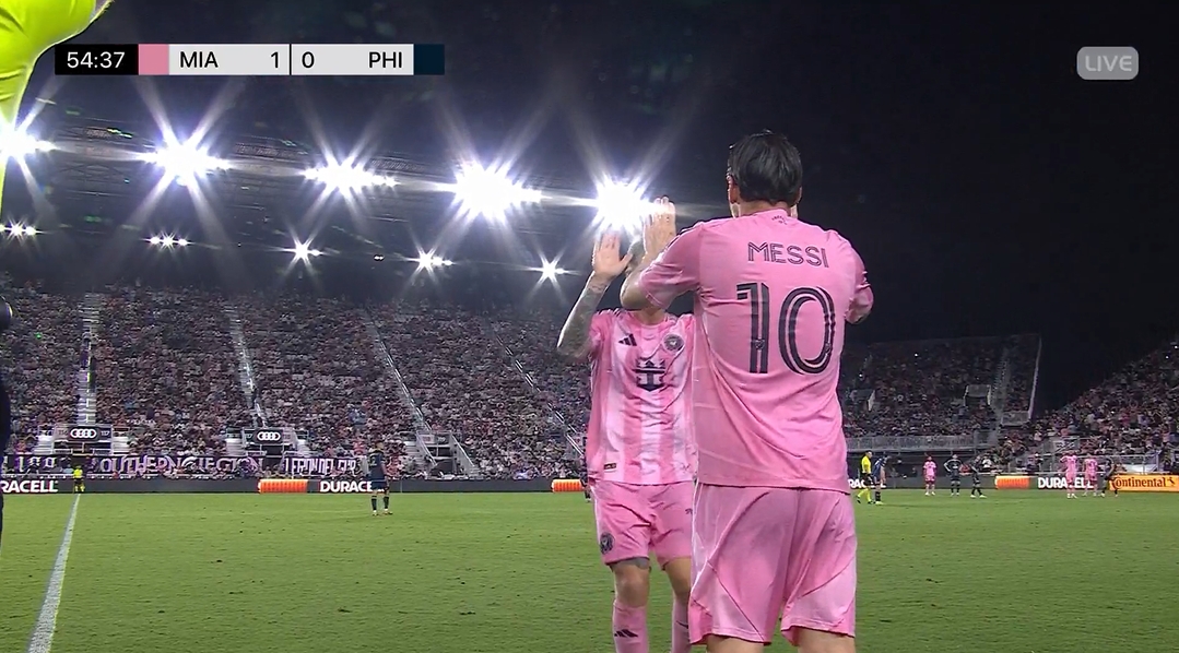 傷愈復(fù)出！比賽第55分鐘，梅西替補(bǔ)登場