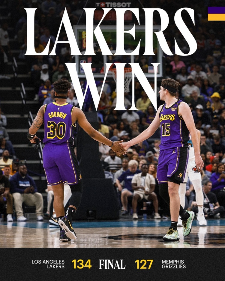 拿下卡位戰(zhàn)！湖人贏球海報：砍31分的小里與古德溫擊掌