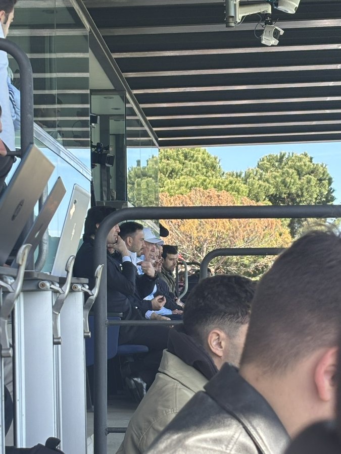 總教頭督戰(zhàn)！安切洛蒂攜皇馬教練組成員觀戰(zhàn)U19馬德里德比