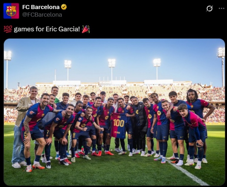 埃里克-加西亞迎巴薩百場(chǎng)里程碑，獲贈(zèng)紀(jì)念球衣&與全隊(duì)合影留念