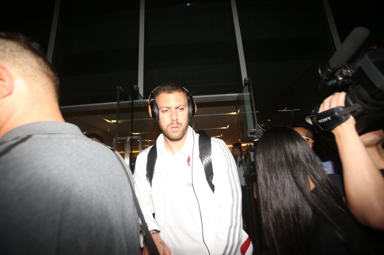 梅內(nèi)：面對(duì)過(guò)最強(qiáng)大球員是梅西，他在場(chǎng)會(huì)嚇壞對(duì)手并給予隊(duì)友信心