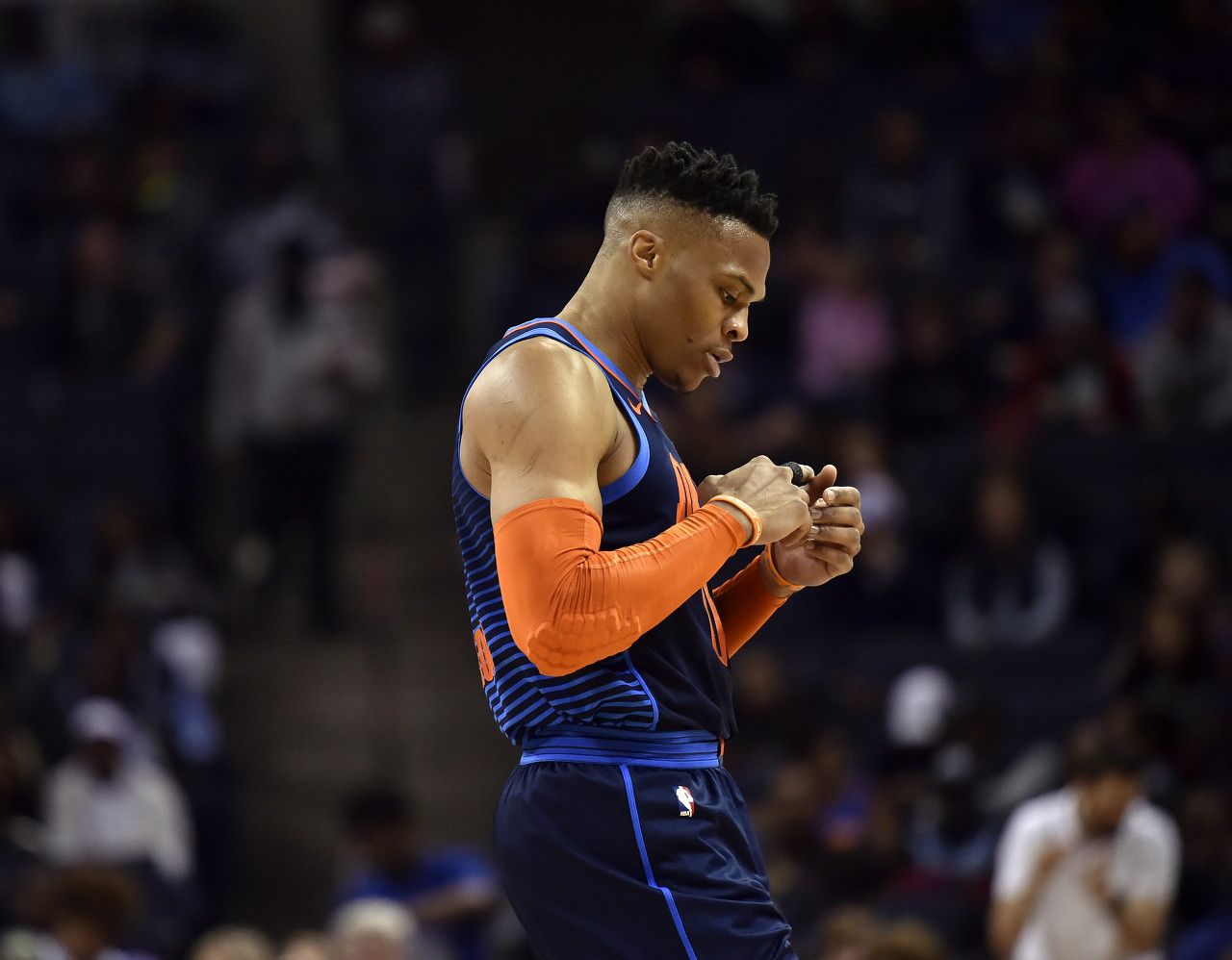 單場至少13中0罕見嗎？指環(huán)王威少卡特都干過 榜首17中0可還行？