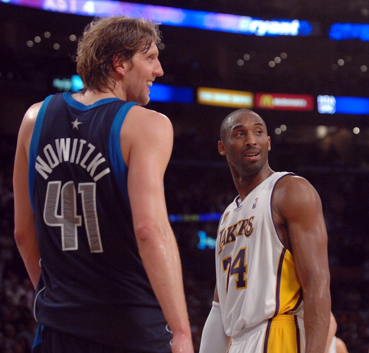 單人單隊25000分多難？科諾鄧一人一城 現(xiàn)役庫里獨苗 榜首是他？