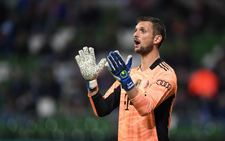 記者：烏爾賴希即將與拜仁續(xù)約，下賽季擔(dān)任三號(hào)門將