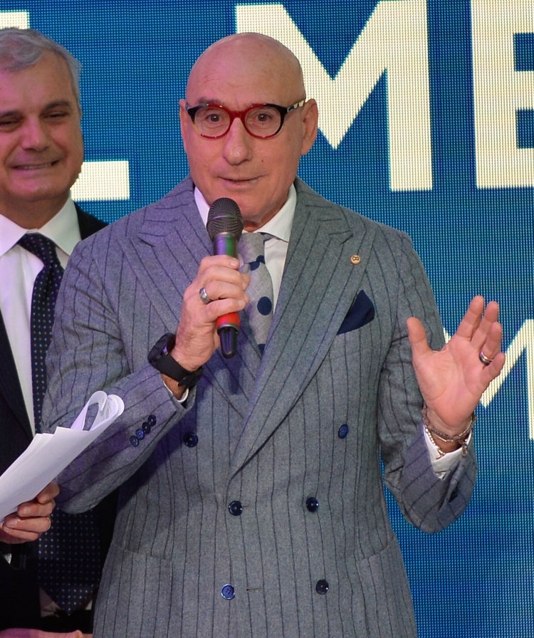 名宿：米蘭必須堅持信任孔塞桑，再換帥只會制造更大的混亂