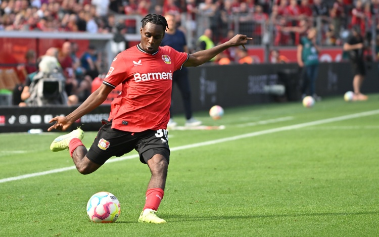 身價5000萬歐！英媒：利物浦有意在夏窗簽下勒沃庫森邊衛(wèi)弗林蓬