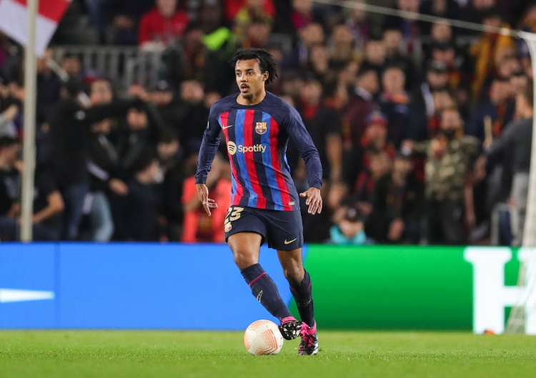 每體：巴薩計劃補強右后衛(wèi) 孔德將面臨隊內(nèi)競爭