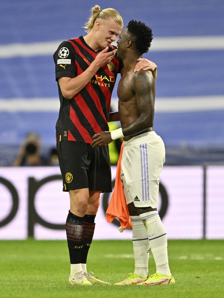 足壇17人破億:伊薩克頂?shù)魟谒_ 貝林亞馬爾1.8億福登帕爾默1.3億