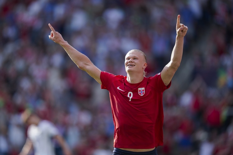 24歲247天，哈蘭德是歐洲第二年輕的國家隊(duì)40球先生，僅次姆巴佩