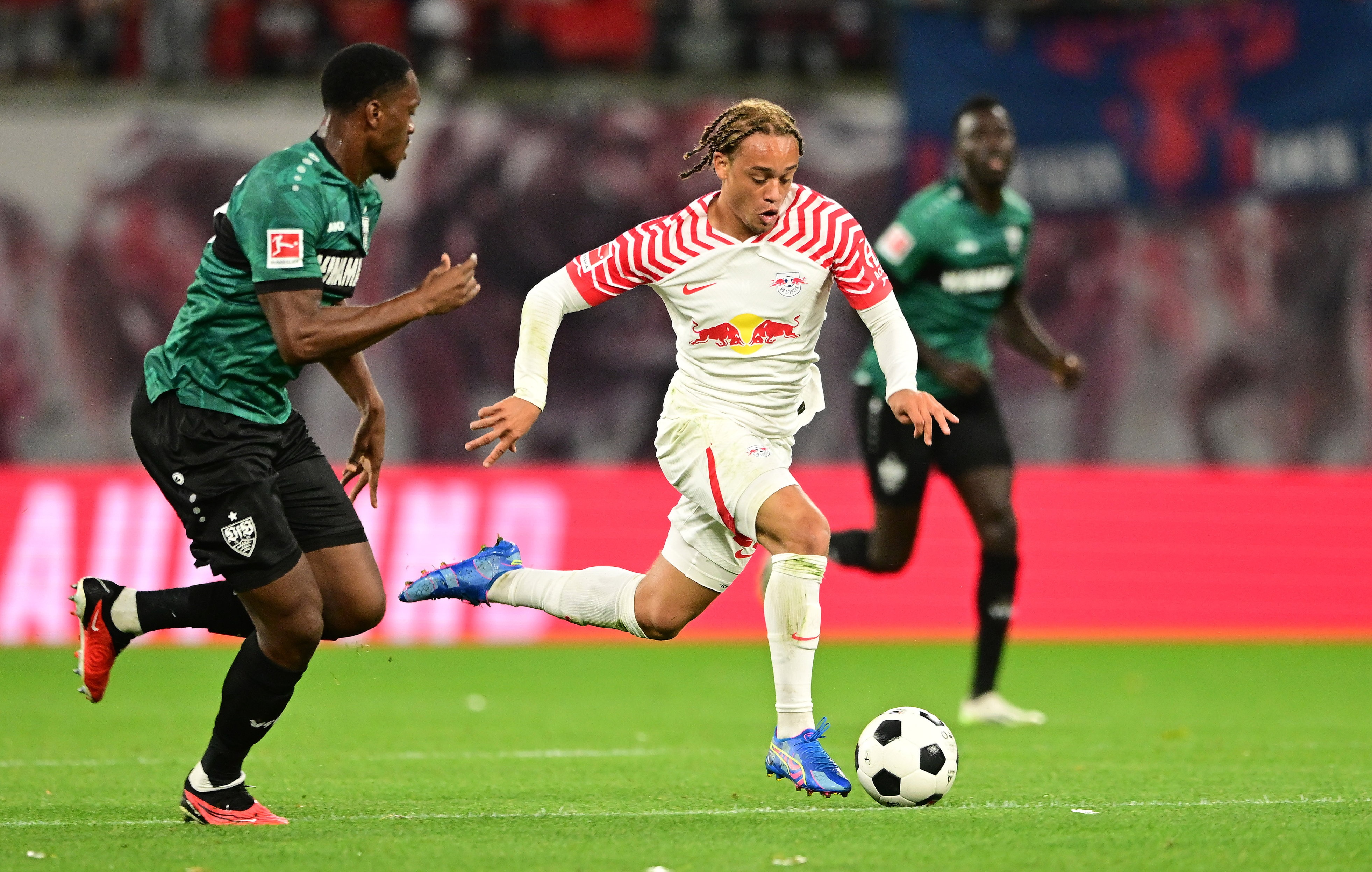 法爾克：曼聯(lián)和曼城對(duì)西蒙斯有意，7000萬(wàn)歐報(bào)價(jià)能打動(dòng)萊比錫放人