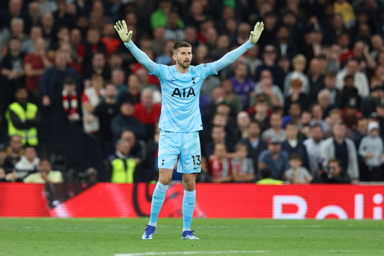 英超門將傳球成功率：維卡里奧88.8%最高，埃德森、阿利森前三