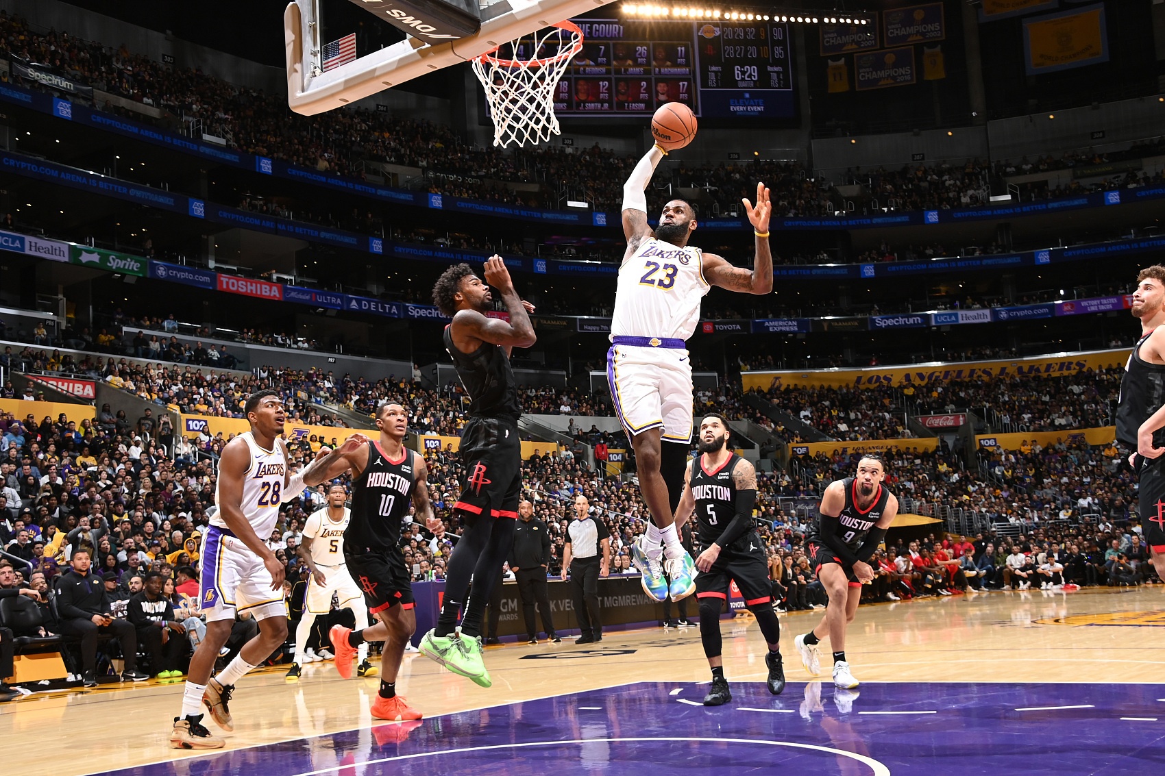 火湖大戰(zhàn)！ESPN預(yù)測明天勝率：湖人51.1%略占優(yōu)勢 火箭48.9%