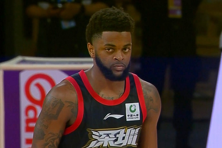 繼續(xù)補(bǔ)強(qiáng)？媒體人：上海簽下前深圳男籃外援梅肯