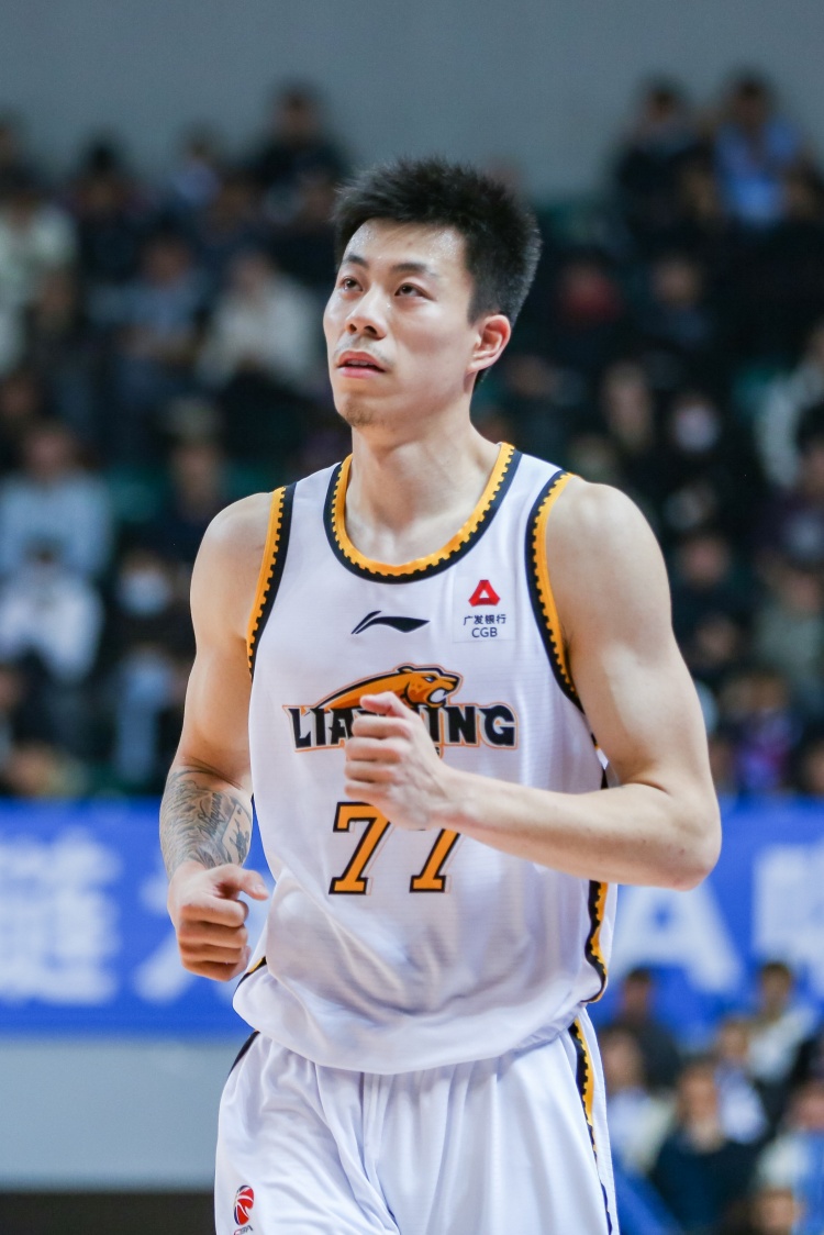 媒體人：張鎮(zhèn)麟、韓德君將因傷缺席今晚對(duì)陣北控的比賽