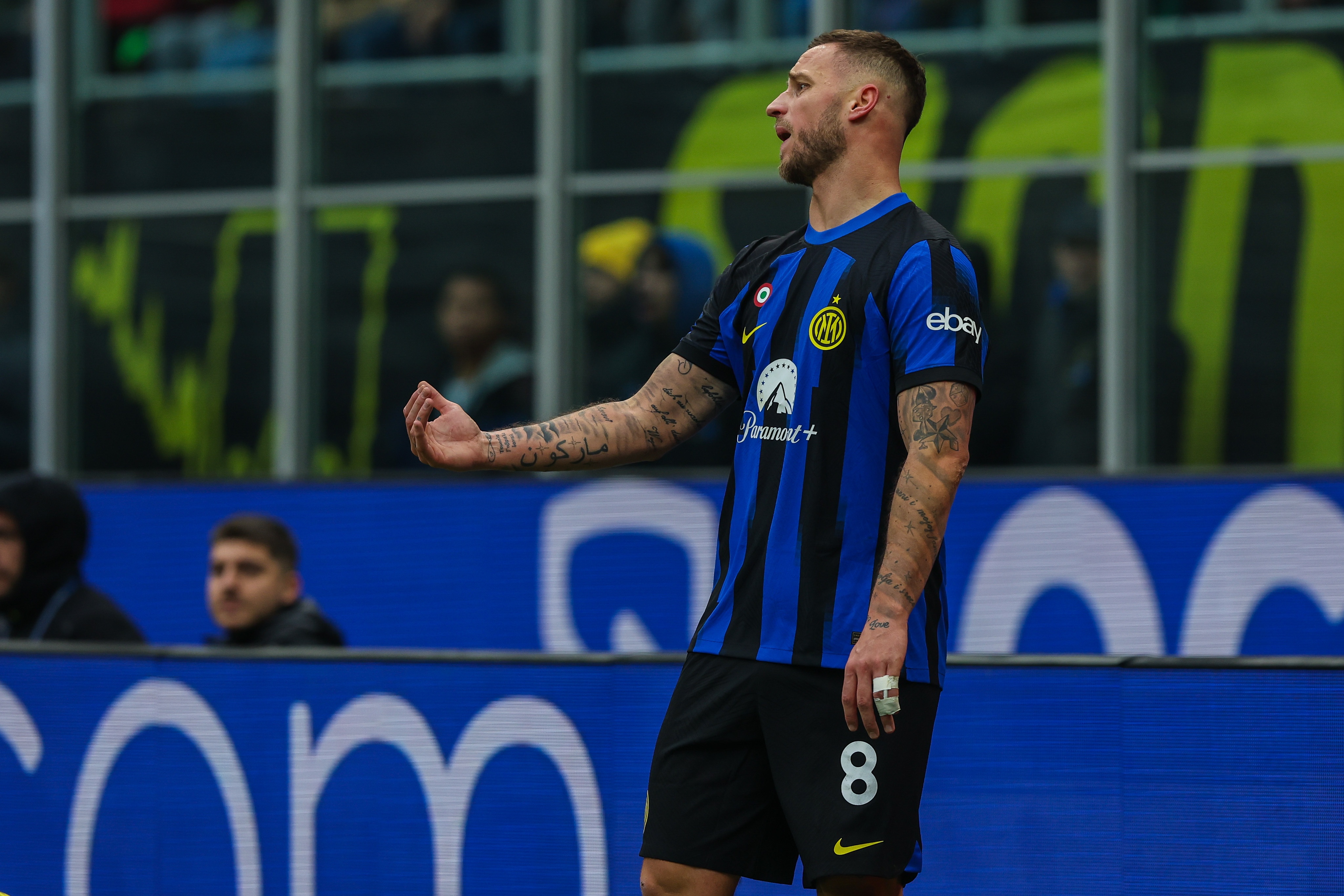 阿瑙打趣：隊友都說我在場外很重要？他們必須說否則我會找麻煩的