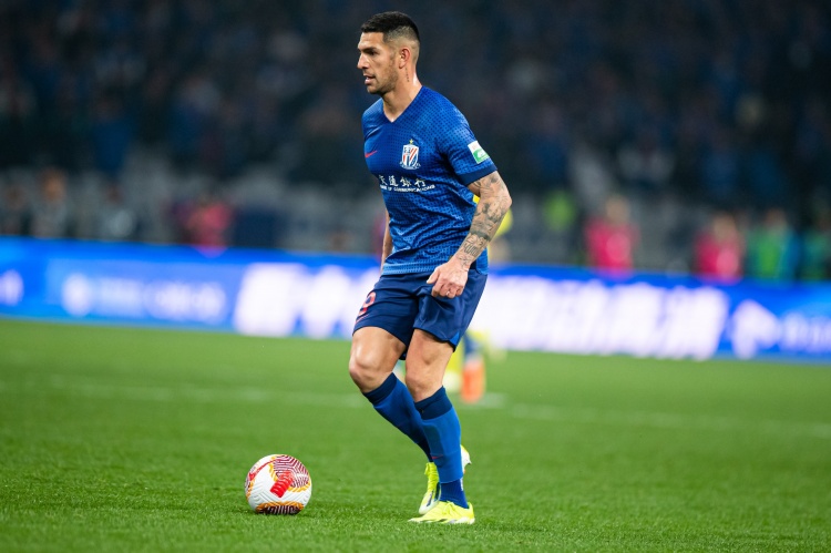 記者：申花今天下午兵發(fā)鄭州，路易斯或隨隊出征陳晉一出戰(zhàn)存疑